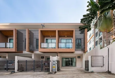 Reihenhaus mit drei Schlafzimmern — Chao Wilai Residence I Naiyang Beach I HKT Airport